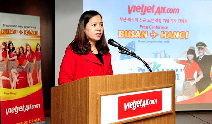 VIET-JET-KHAI-TRUONG