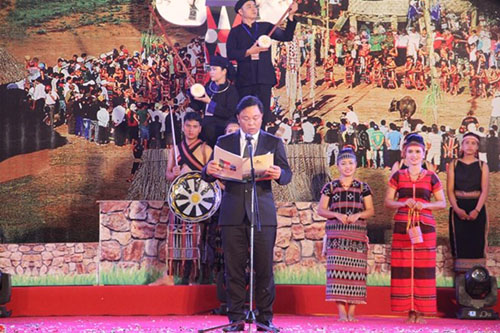 Trinhdien-cayNeu-FestivalQN-1JPG